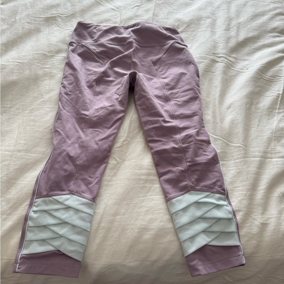 Crane & Lion Size 6 Capri work out pants great condition - Picture 4 of 4